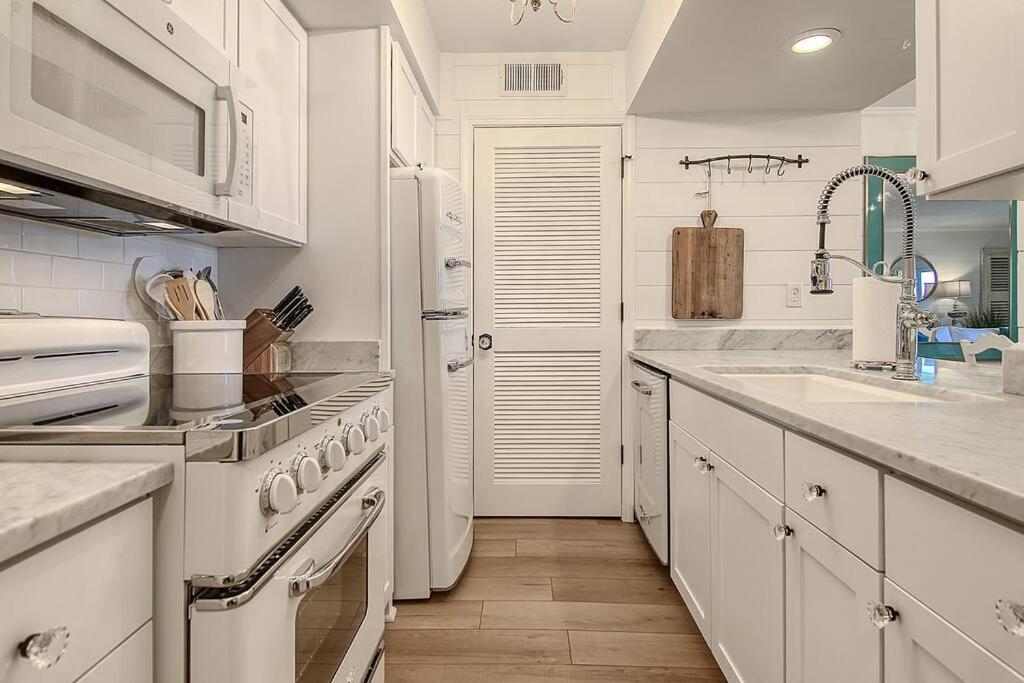 Luxury Seabrook Beachfront W/Spectacular Sunsets Bagian luar foto